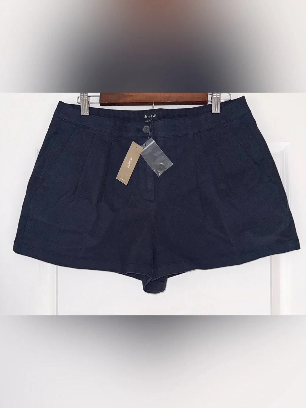 J. Crew  3” Heritage Chino Shorts navy Pleated Sz 8